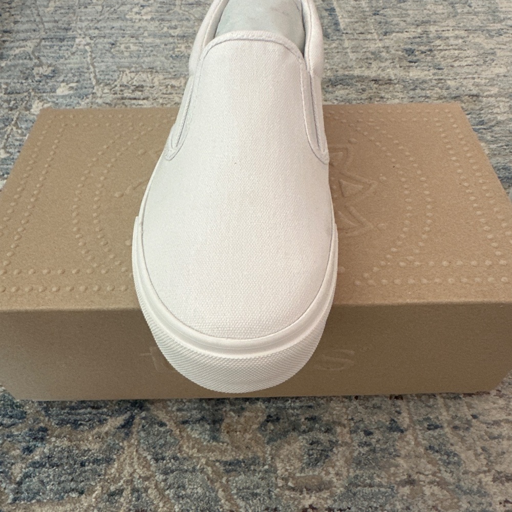 TAOS Footwear—Rubber Soul White Canvas Slip-Ons - Picture 7 of 8